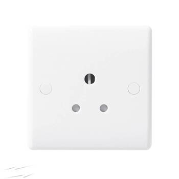 5A Moulded White Socket